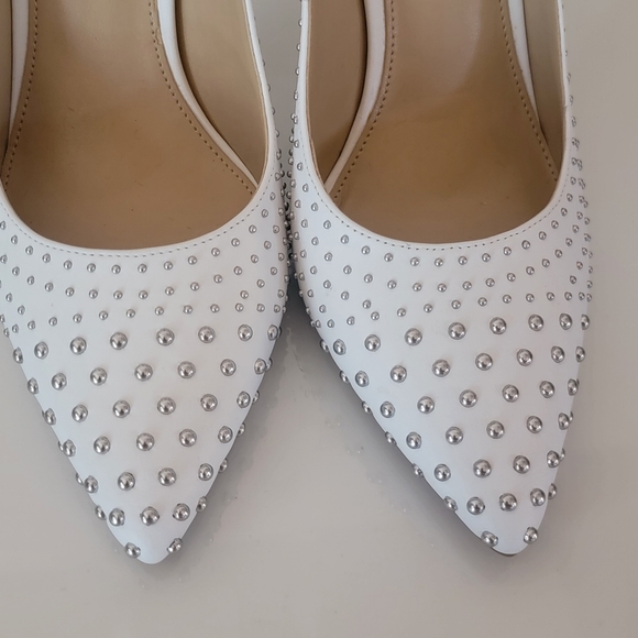 MICHAEL Michael KORS Claire white studded pointy toe heels Size 7 - Picture 6 of 12